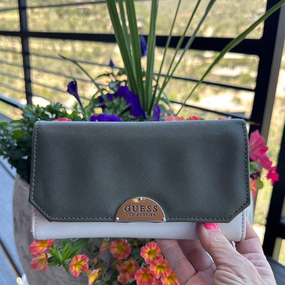 Guess NWOT Olive Green and White Wallet with Snap Closure